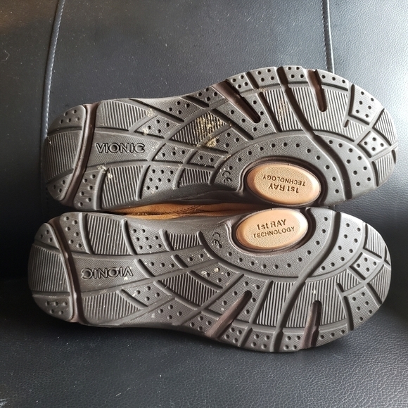 Vionic Arbor Slip On Clogs Light Brown Tan Leather Women's 6 Comfort Mules EUC - Picture 11 of 11